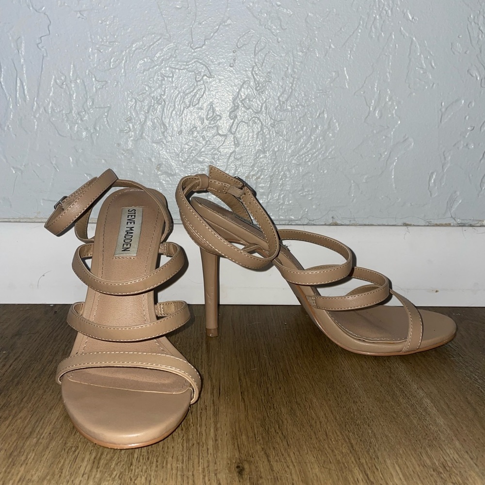 Steve Madden nude heels